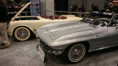 2015 Chicago Auto Show Old Corvettes
